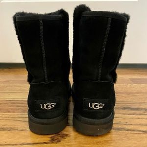 UGG (5) Short Black Faux Fur Boot